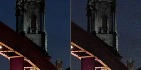 Porównanie zdjęć: po lewej czysty obraz wieży kościelnej, po prawej ten sam kadr z widocznym ziarnem.