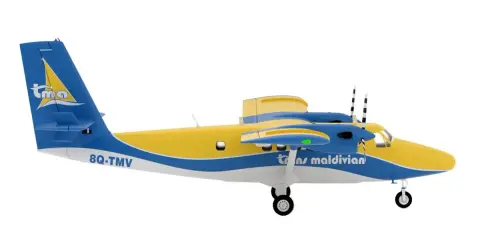 Ein gelb-blaues Twin Otter Flugzeug der Trans Maldivian Airways mit der Kennung 8Q-TMV hebt ab.