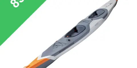 Zwei-Personen-Kajak itiwit x500 in Grau und Orange, bereit für Abenteuer auf dem Wasser.