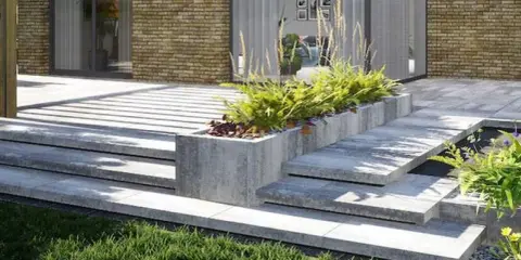 Płytki na podjazd: gres, beton, kamień? Wybierz idealne rozwiązanie!