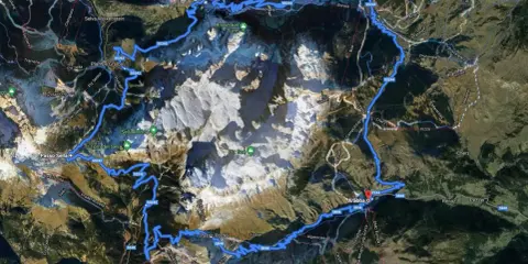 Mappa cartina passi dolomitici: itinerario Sella Ronda con tappe a Corvara, Arabba e Selva di Val Gardena.
