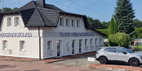 Budynek biura rachunkowego "Profit Biuro Rachunkowe" przy ul. Żuchowskiej 75A w Zielonej Górze.