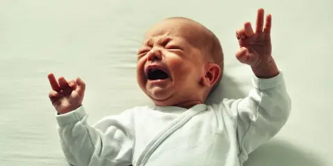 Syndrom dziecka potrząsanego: Czy rozpoznasz objawy? Ratuj życie!