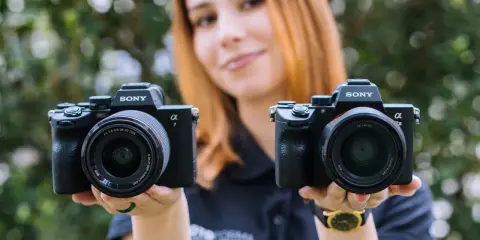 Lustrzanki Sony: Przeszłość? Wybierz bezlusterkowca w 2026!