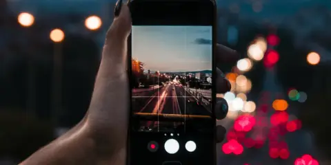 Jak robić dobre zdjęcia telefonem? Odkryj sekrety mobilnej fotografii