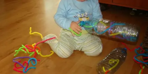 Co robić z rocznym dzieckiem? Pomysły na rozwój przez zabawę!