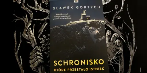 Okładka książki "Schronisko które przestało istnieć" Sławka Gortycha. Górska sceneria, mroczny klimat.
