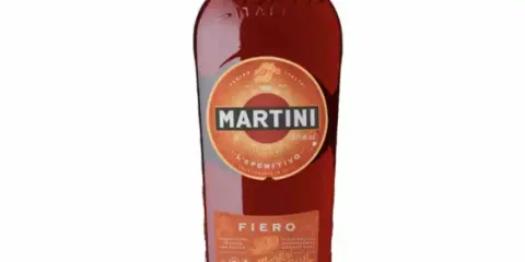 Butelka Martini Fiero, idealna do drinków jak Aperol Spritz.