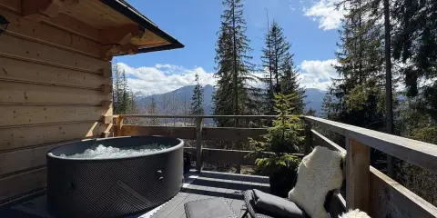 Twój azyl w Tatrach? Domki na wierchu Biały Dunajec z jacuzzi!