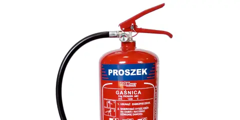 Gaśnica proszkowa ABC do gaszenia pożarów ciał stałych, cieczy i gazów. Skuteczna w domu i warsztacie.