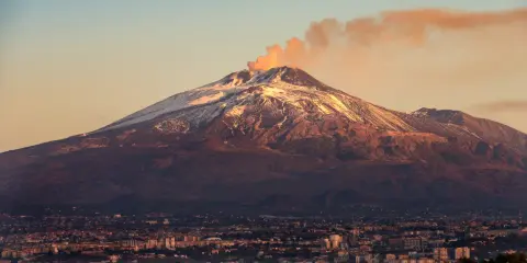 Etna na Sycylii: Jak zwiedzić aktywny wulkan? Przewodnik i koszty