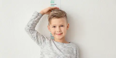 Jak wysokie będzie dziecko? Oblicz i zadbaj o zdrowy wzrost!