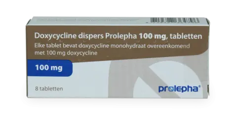 En förpackning med Doxycycline dispers Prolepha 100 mg tabletter. Läs bipacksedeln noga för information om doxycyklin biverkningar.