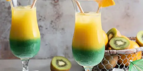 Jak zrobić drinki z kiwi? Przepisy na koktajle i mocktaile