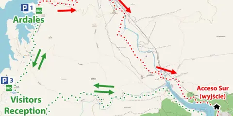 Mapa szlaku Caminito del Rey z zaznaczonymi parkingami, wejściami i drogą.