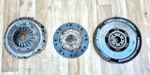 Elementy sprzęgła do Toyoty Yaris 1.0. Sprawdź wymiana sprzęgła Toyota Yaris 1.0 cena.