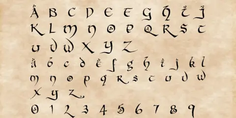 Zestaw liter, cyfr i symboli w stylu średniowieczna czcionka. Litery A-Z, a-z, cyfry 0-9 i znaki specjalne.