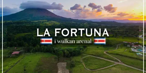 Krajobraz z wulkanem Arenal w La Fortuna, Kostaryka. Słońce zachodzi nad zielonymi wzgórzami i lasami.
