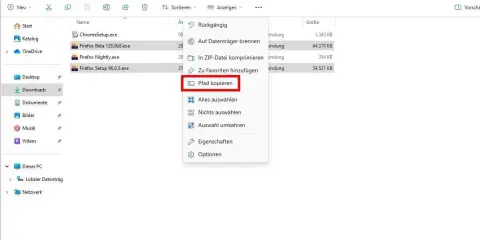 Im Download-Ordner wird der Pfad kopiert. Die Option "Pfad kopieren" ist ausgewählt.