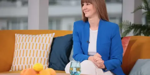 Jak rozpieszczać kobietę? Odkryj sztukę uwagi i wsparcia.