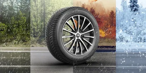Opona Michelin CrossClimate prezentuje wszechstronność marki opon w różnych warunkach pogodowych: deszcz, jesień i śnieg.