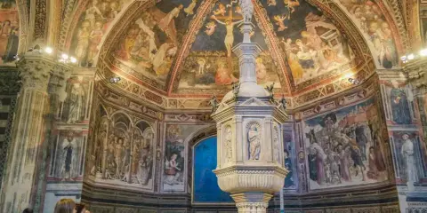 Pulpito rinascimentale e affreschi nella Cappella del Duomo di Siena, un must per chi visita cosa vedere a Siena e dintorni in 3 giorni.