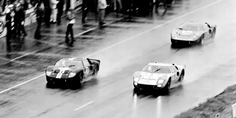 Legendarna rywalizacja Ford vs Ferrari: wyścig Le Mans 66