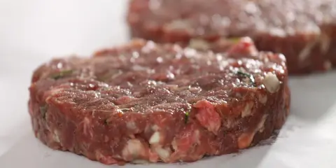 Mięso do burgera: Jak zrobić idealny, soczysty kotlet?