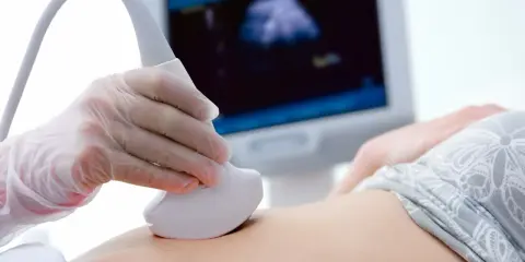 Ecografia per la diagnosi prenatale, utile per identificare la sindrome di Edwards e altre anomalie.