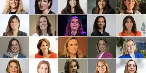 Mosaico de retratos de mujeres directivas sonriendo, cada una en su propia casilla, mostrando diversidad y liderazgo.