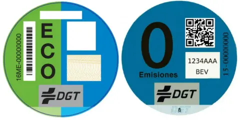 Pegatina ECO para coche, indicando bajas emisiones. La DGT clasifica los vehículos para saber qué significa eco en un coche.