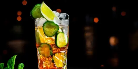 Żołądkowa Miętowa: Proste drinki, które zrobisz w 2 minuty!