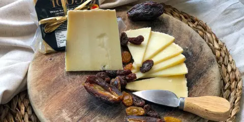 Ser Manchego: Jak rozpoznać oryginał i wybrać idealny smak?