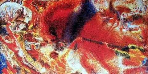 Un'analisi dinamica de "La città che sale": figure umane e animali si fondono in un vortice di energia e progresso, con uno sfondo di edifici in costruzione.