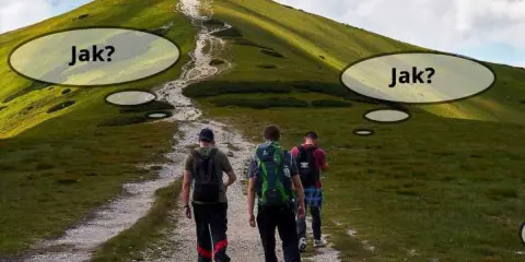Trzej turyści idą ścieżką na zielone wzgórze. Chmury na niebie i dymki z napisem "Jak?" sugerują, że to góry dla początkujących, ale wciąż budzą pytania.