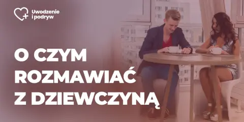 Para przy stoliku z kawą, młody mężczyzna i kobieta, rozmawiają.