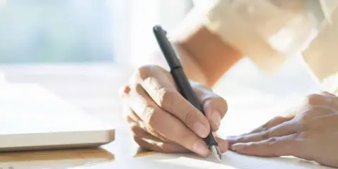 Pozew do sądu pracy: Jak go napisać i wygrać? Poradnik
