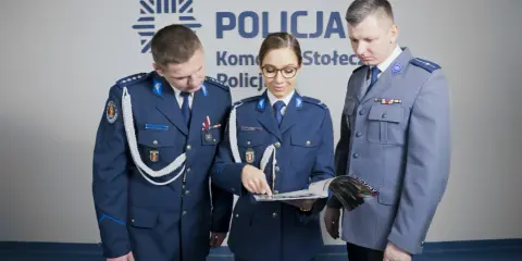 Mundur wyjściowy Policji: Wszystko, co musisz wiedzieć o stroju galowym