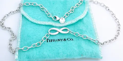Tiffany & Co naszyjnik – odkryj najlepsze modele i ceny, które zachwycą