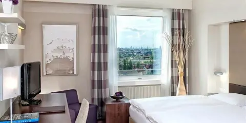 Estrel Hotel Berlin: Ihr Guide für Hotel, Events & "Stars in Concert"