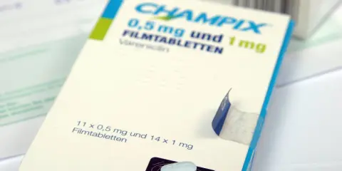 Packung Champix Filmtabletten, 0,5 mg und 1 mg. Eine mögliche Champix Alternative für Raucherentwöhnung.