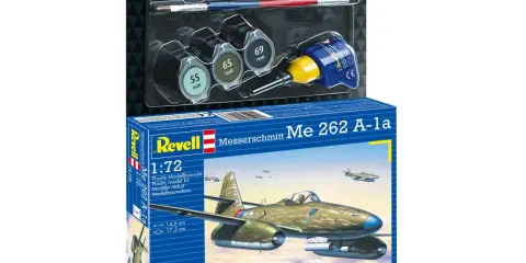 Revell Modellbausatz des Messerschmitt Jet Me 262 A-1a mit Farben und Kleber.