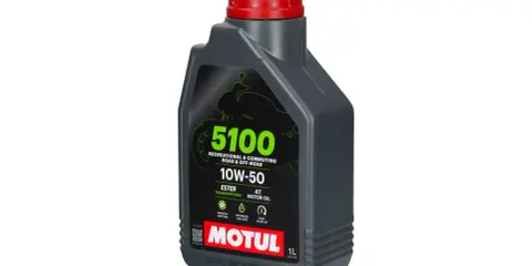 Motul 5100 czy 7100? Syntetyk vs półsyntetyk: Który wybrać?