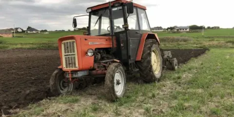 Olej na motogodziny: Jak często wymieniać, by silnik nie zawiódł?