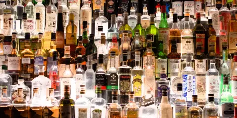 Whisky: Ile procent i kalorii? Ekspert odpowiada na pytania
