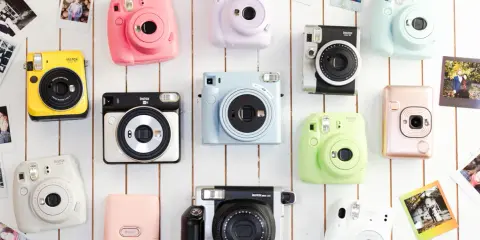 Gdzie zamówić odbitki retro (Instax/Polaroid)? Wybierz idealne!