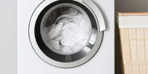 Jak działają pralko-suszarki? Poznaj technologie i oszczędzaj!