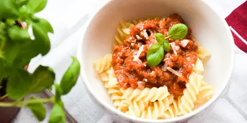 Spaghetti dla niemowlaka: bezpieczny przepis, BLW i od kiedy?