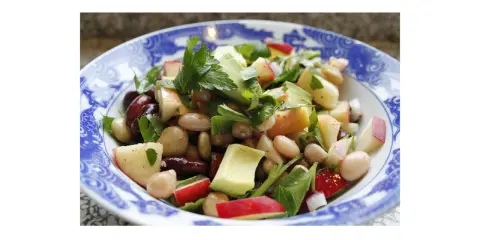 Insalata di Rinforzo: La Ricetta Napoletana Perfetta per Natale