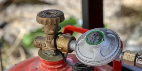 Homologacja butli LPG: Kiedy, jak i ile kosztuje? Poradnik
